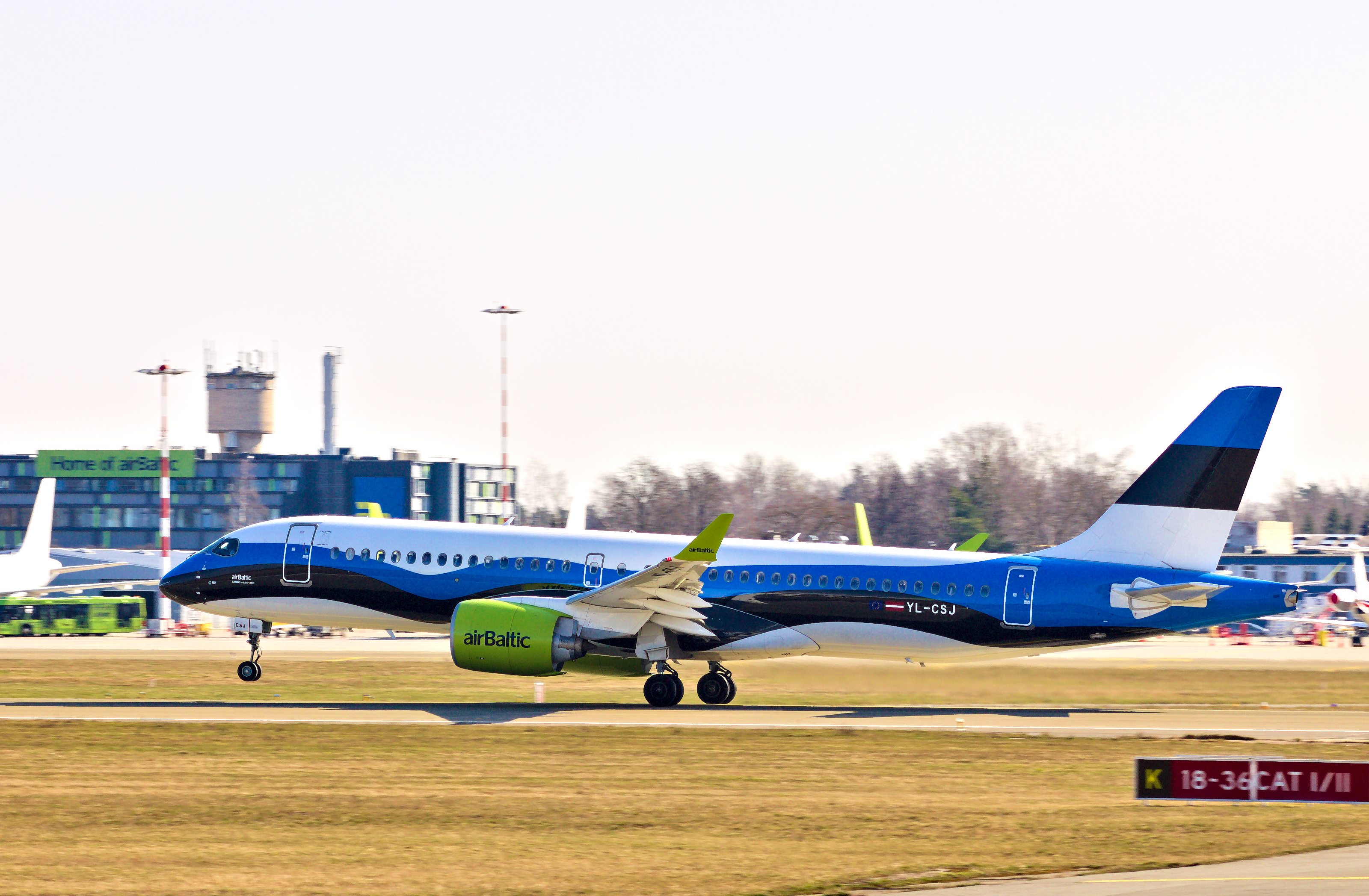 AirBaltic A220 YL-CSJ